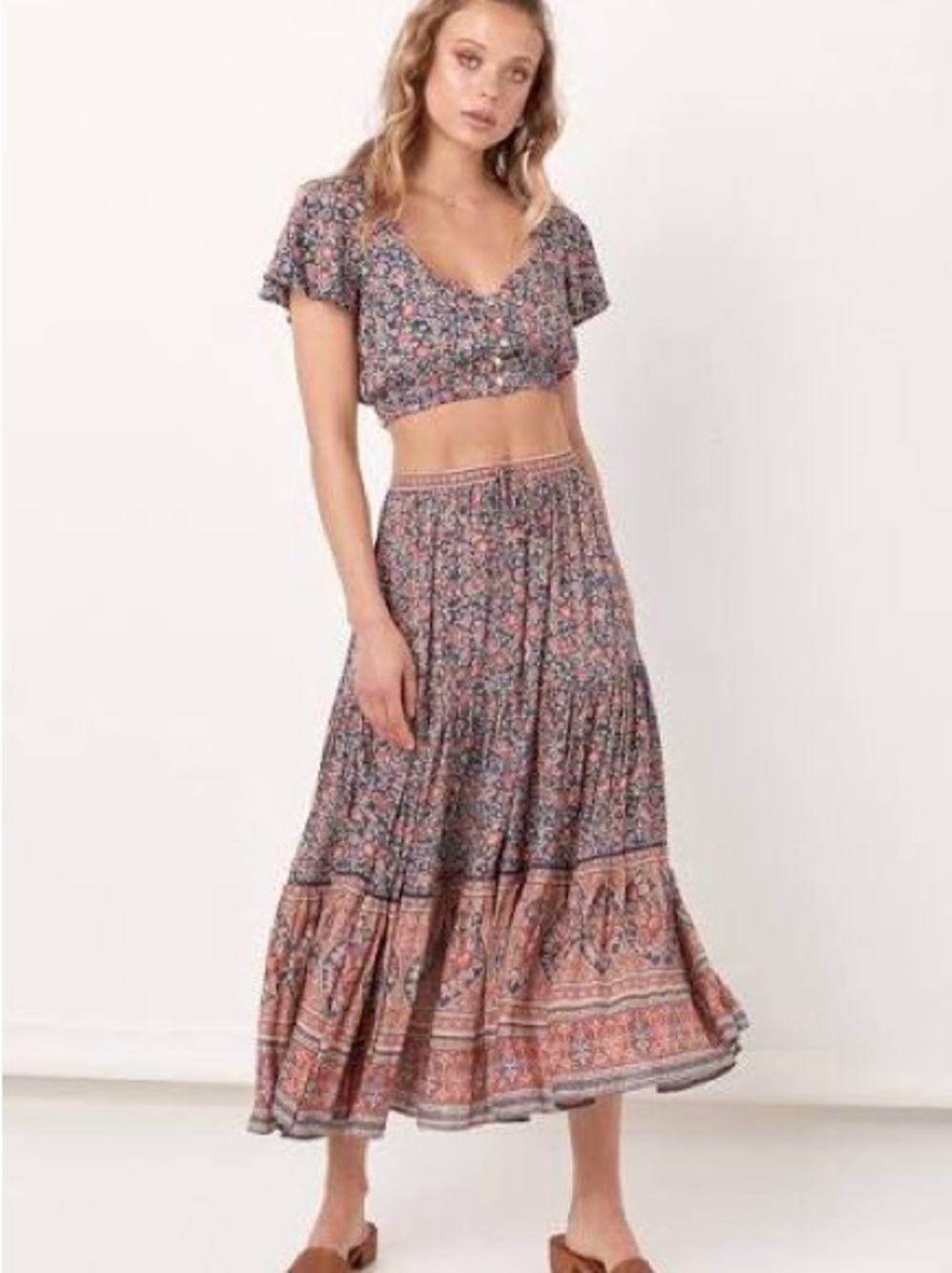 Spell jasmine Floral Tiered Maxi Skirt - red and Blue Paisley m